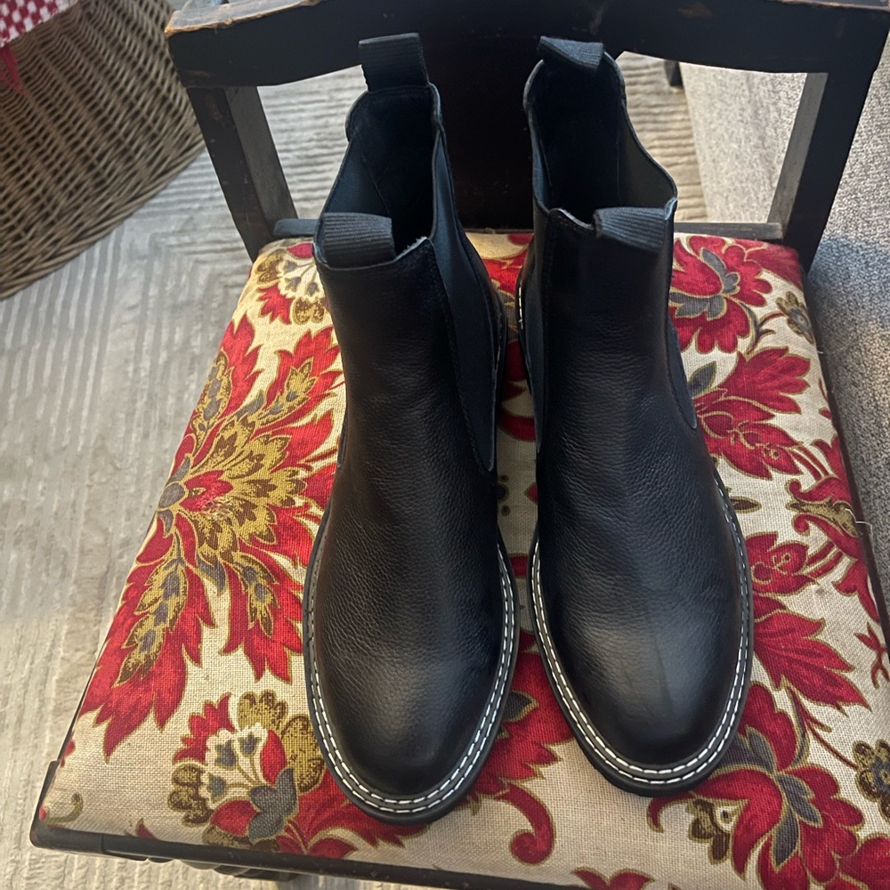 Brand new never worn Dolce Vita Chelsea boots